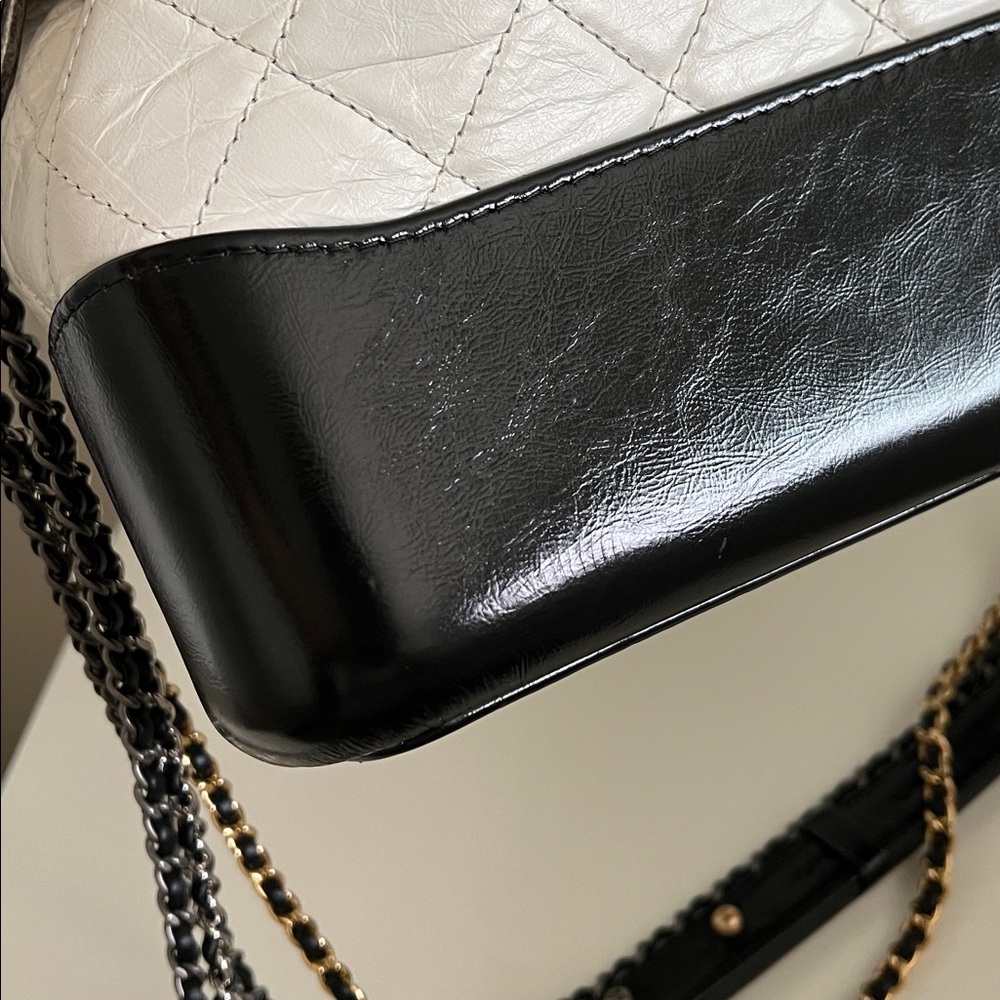 Authentic CHANEL CC Gabrielle Chain Shoulder BagCalfskin Leather - Picture 10 of 17